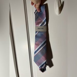 Reaction Kenneth Cole Patterned Tie